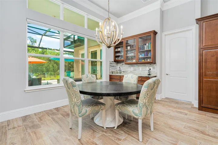 DINE IN AREA KITCHEN