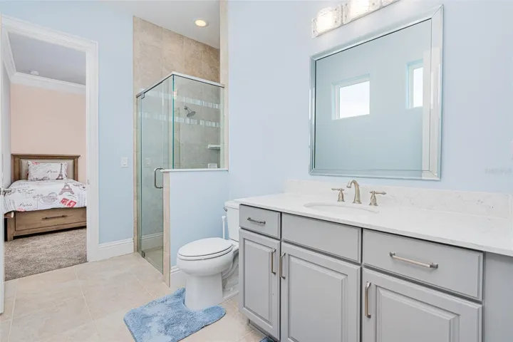 BATHROOM 2