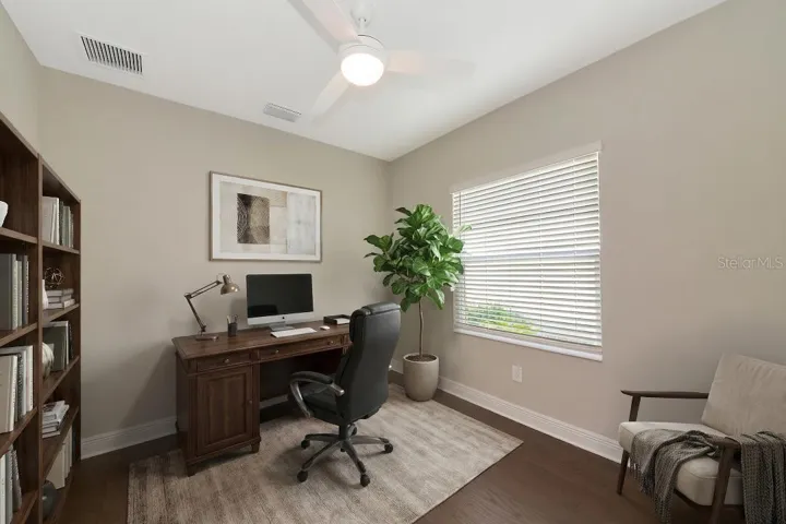 Staged flex room