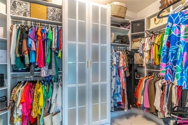 Walk in closet