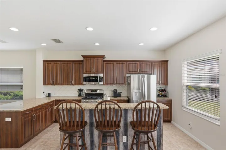 Breakfast Bar / Island