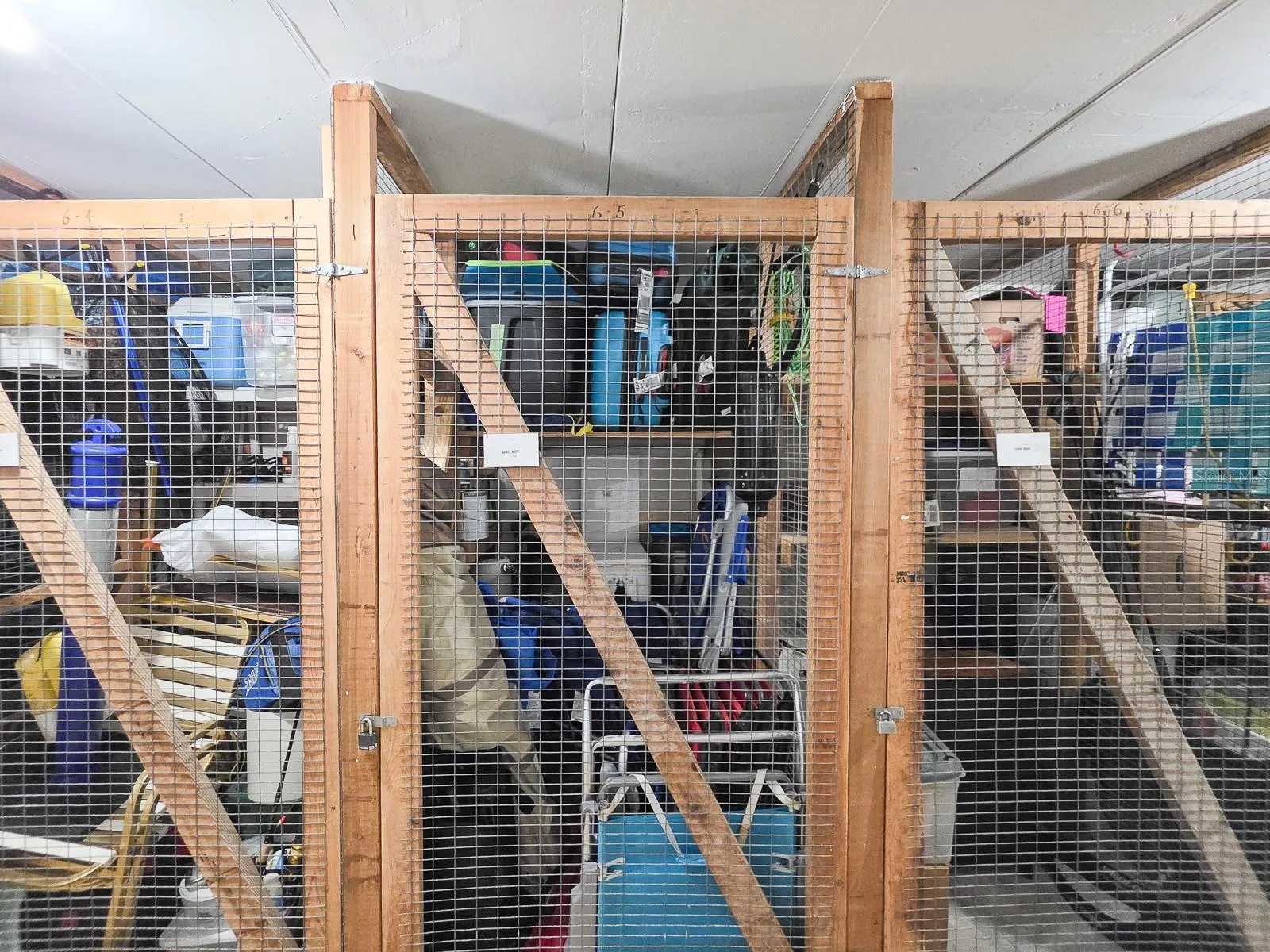 Storage cage #605