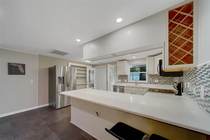 Large counter space