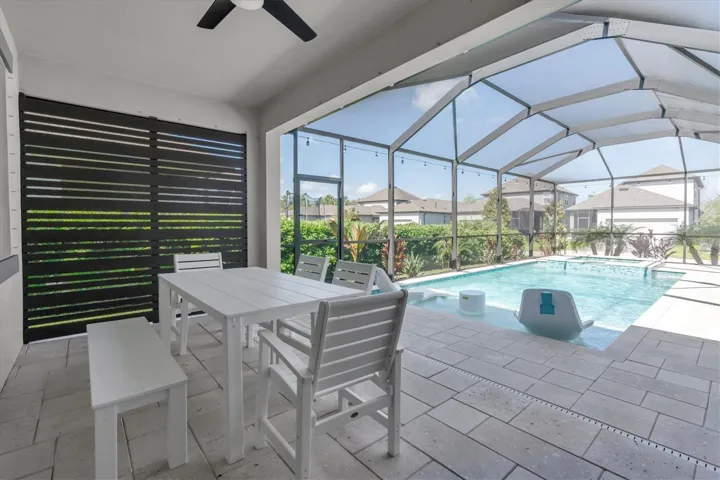 COVERED LANAI WITH PRIVACY SCREEN