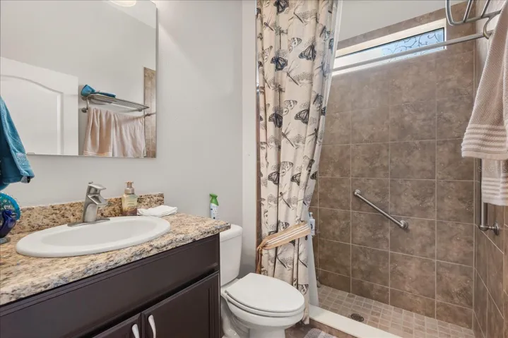 Full Bath on 1st Level (4)