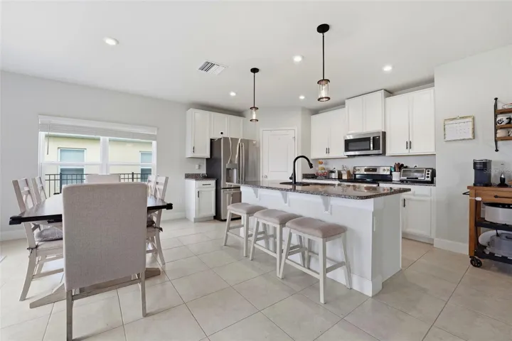 Dining/Kitchen