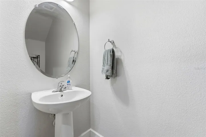 1/2 bathroom Downstairs