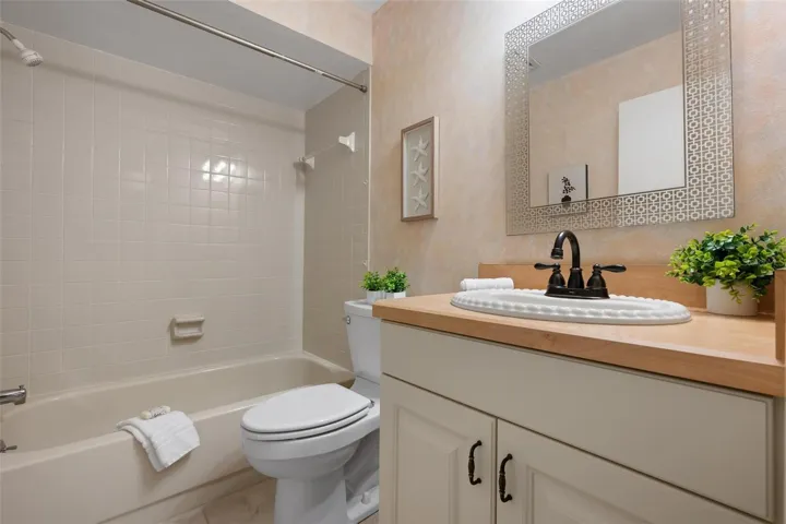 3320 Tallywood CT, Sarasota FL