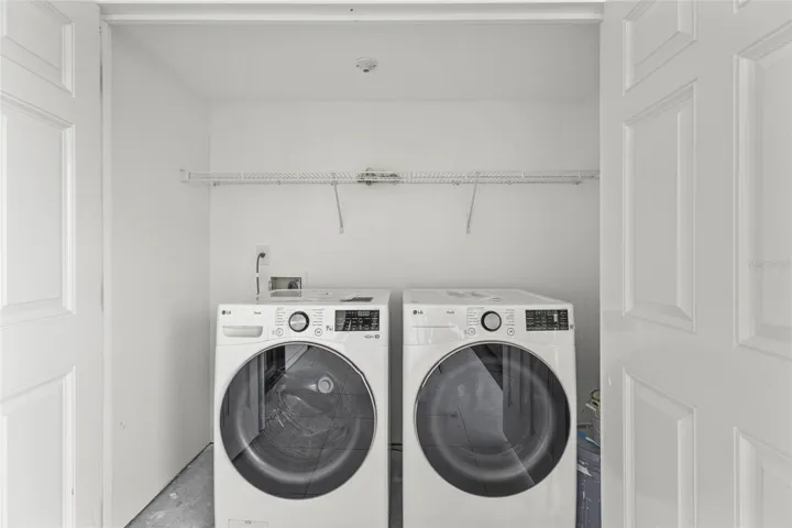 Washer/dryer closet