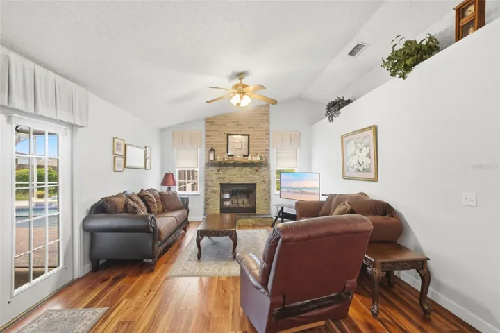 Family room pic 2
