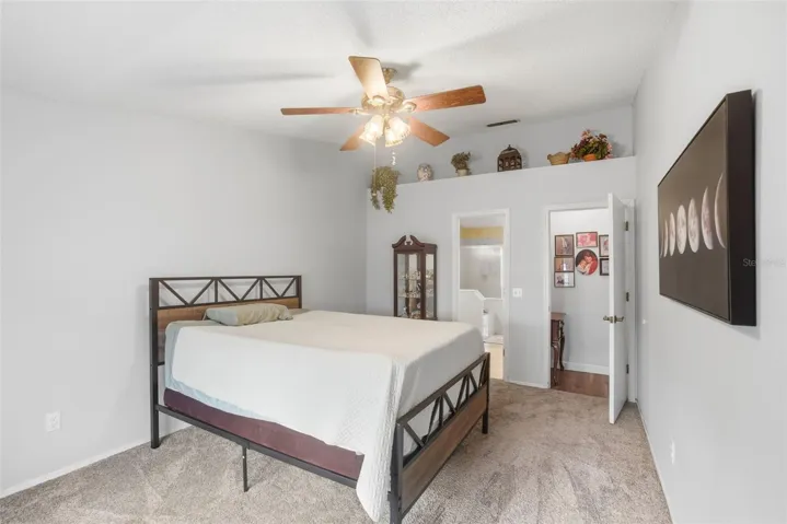 Primary suite pic 2