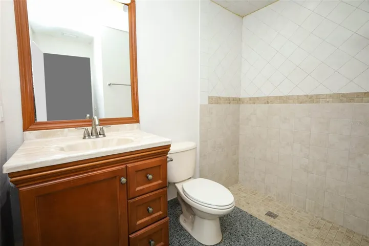 Master Bathroom - Alt View