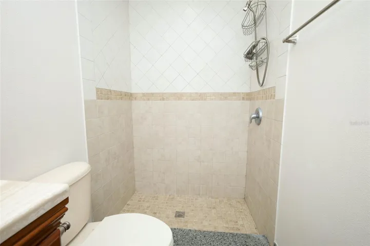 Master Bathroom - Alt View