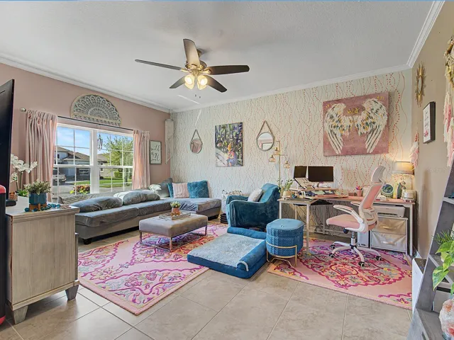 DEN/OFFICCE/EXTRA BEDROOM