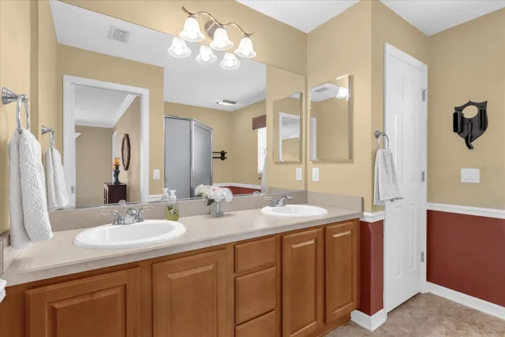 Well-designed primary bath with a practical layout for everyday ease.