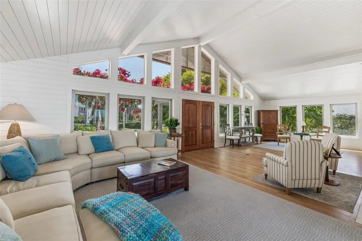 Living Area/Great Room