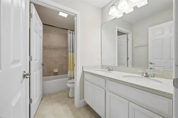 Bathroom 2 (2nd Floor)
