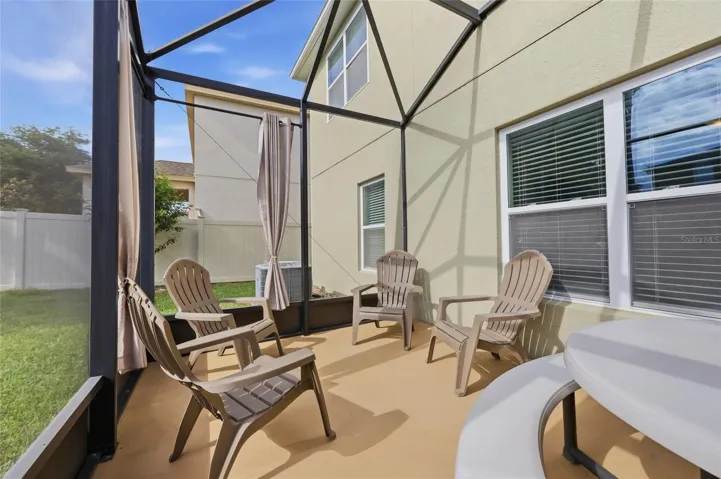 Screened-in Extended Lanai