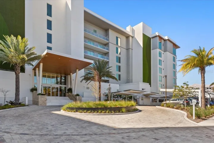 Serena by the Sea - circular front drive entrance