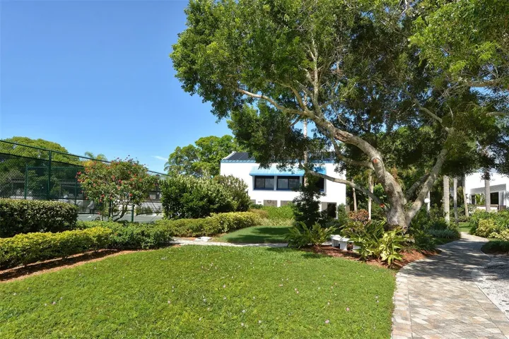Clubhouse/office