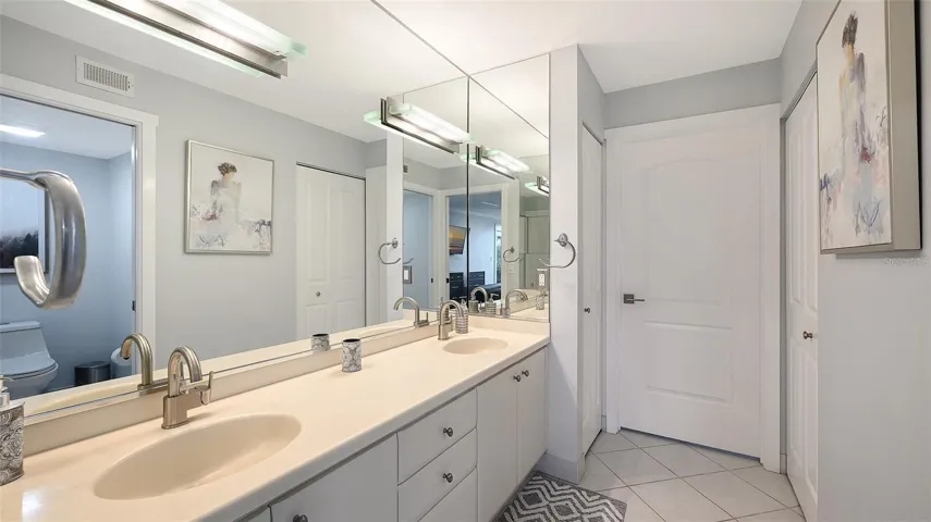 Primary En-Suite