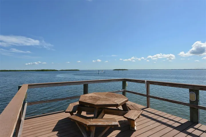 Fishing pier in Bay