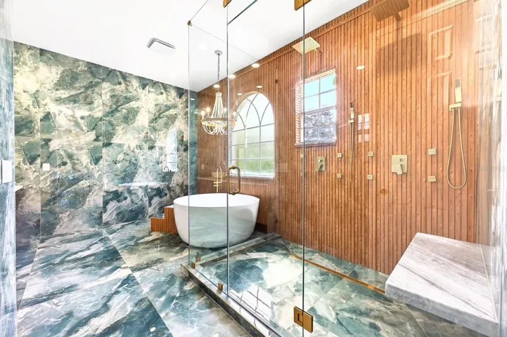 Owner's suite private bath.