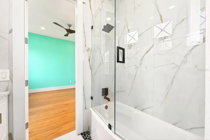 Jack & Jill Bath.