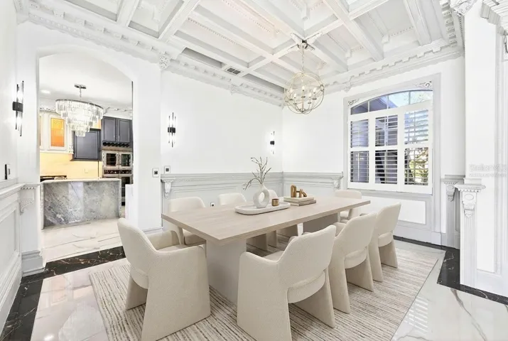 Formal Dining. Virtually Staged.