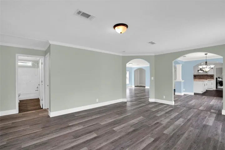 LIVING/DEN AREA