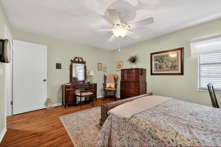 1st bedroom1