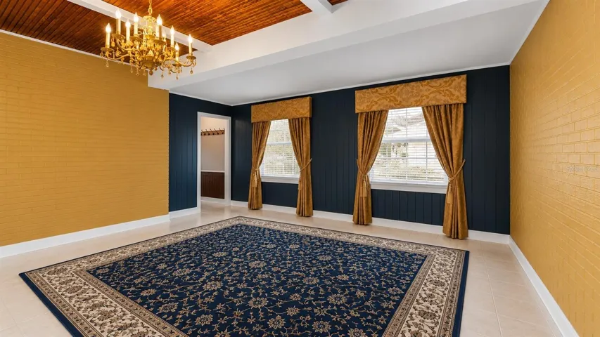 2nd Living/Family Room-Furniture Virtually Removed