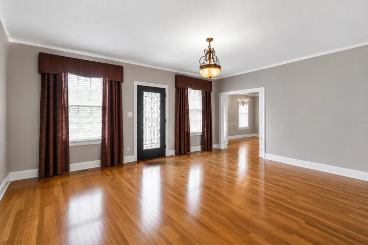 Front Living Room-Furniture Virtually removed