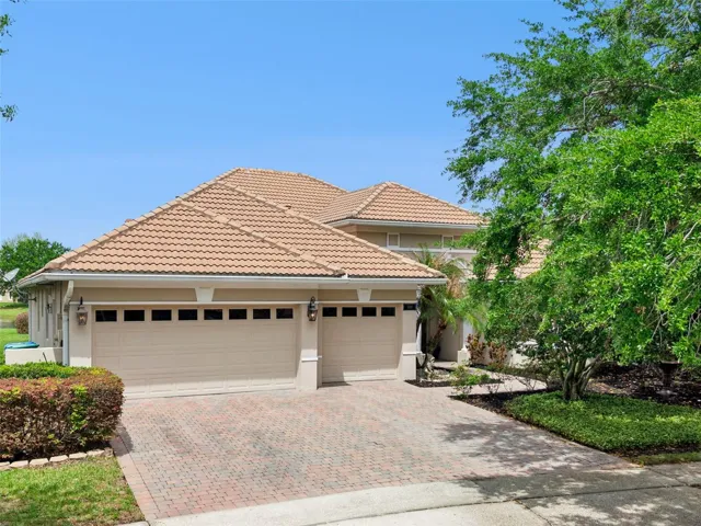 3 car garage !