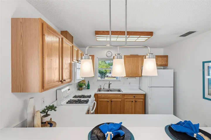 kitchen with breakfast bar