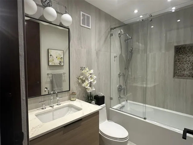 Second bathroom at second floor