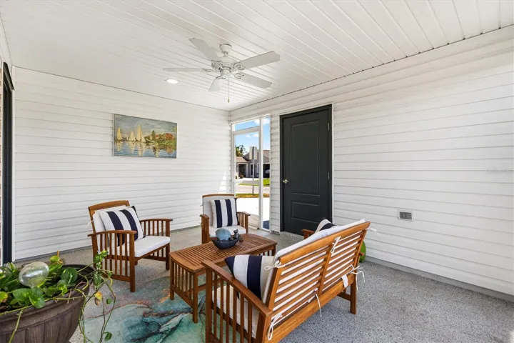Front facing Lanai