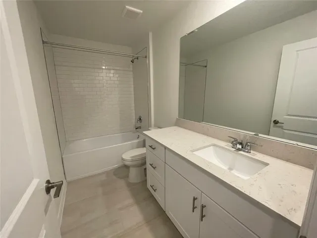SECOND FULL BATHROOM