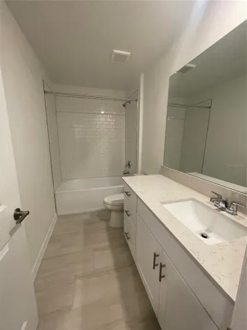SECOND FULL BATHROOM