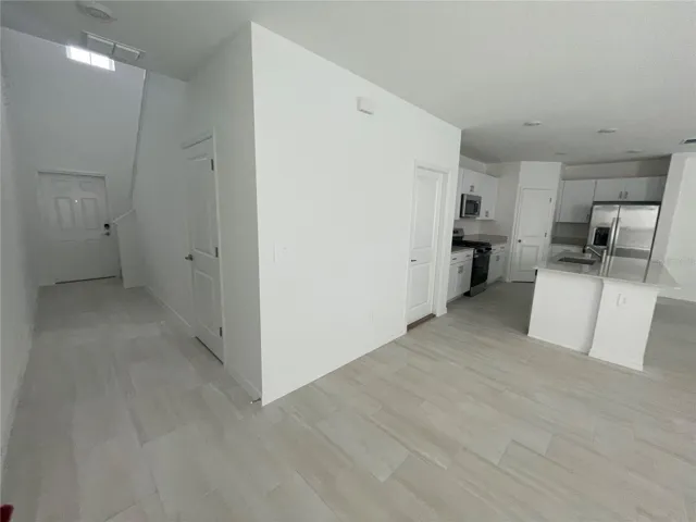 LIVING /DINNIG/KITCHEN