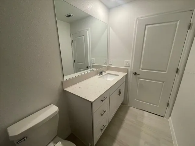 SECOND FULL BATHROOM