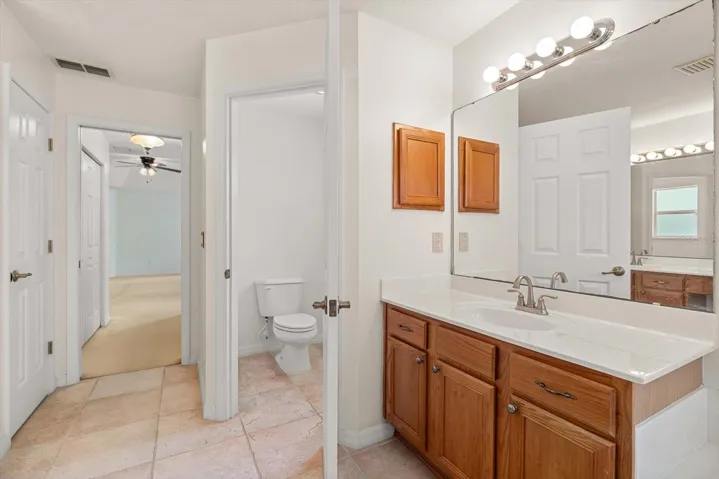 En suite bathroom double sinks