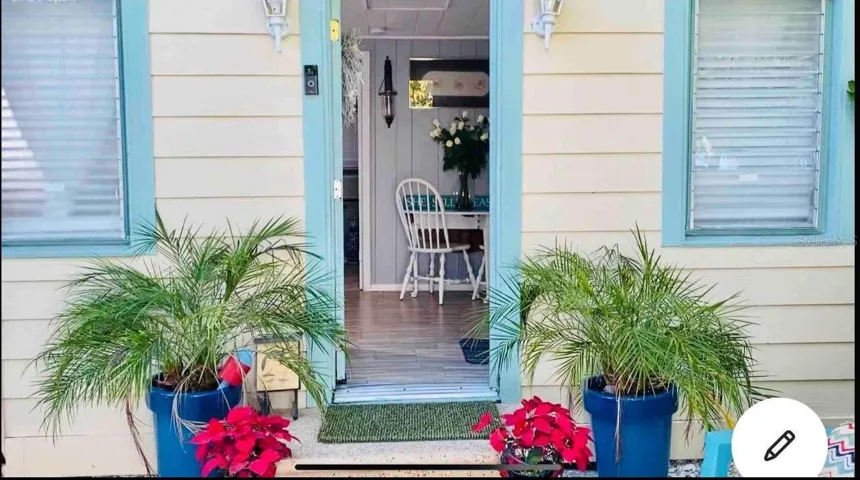 Middle Cottage Front Door | 1760 & 1762 Wisconsin, Sarasota, FL 34239