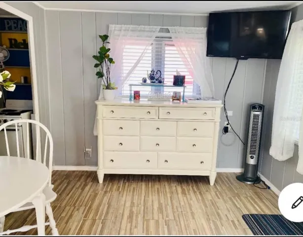 Middle Cottage | 1760 & 1762 Wisconsin, Sarasota, FL 34239
