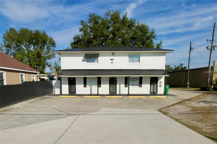 Quadruplex (Unit 2 in on bottom right of building)
