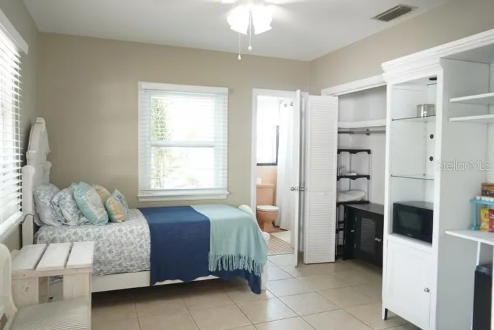 efficiency unit of 1761 siesta dr | 1761 Siesta Drive
