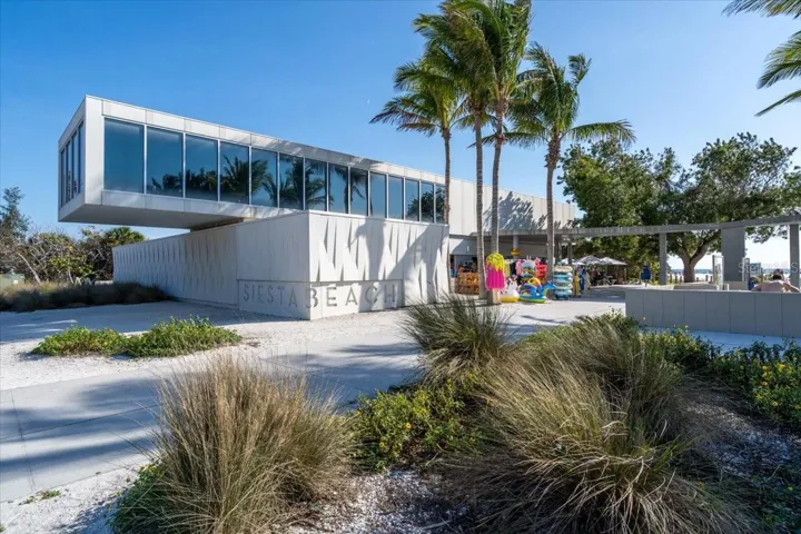 Siesta Key Beach | 1761 Siesta Drive, 1760 & 1762 Wisconsin, Sarasota, FL 34239