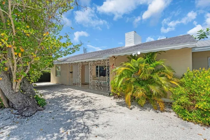 front parking for 1761 siesta dr | 1761 Siesta Drive