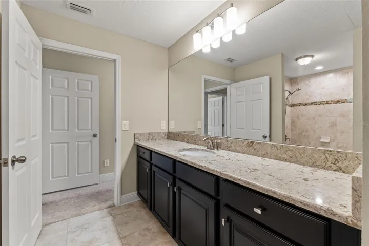 upstairs bathroom #1