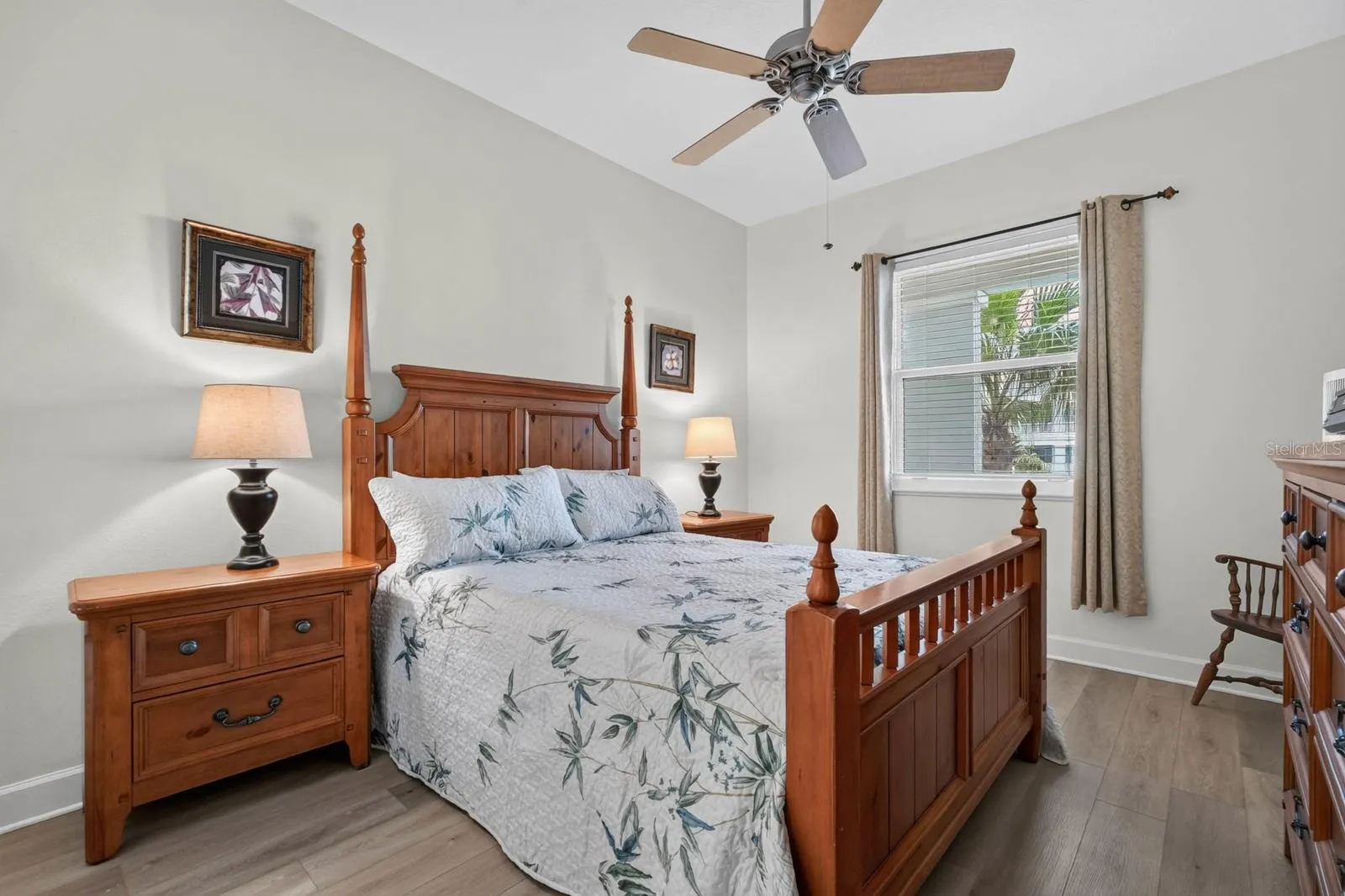 Second bedroom.